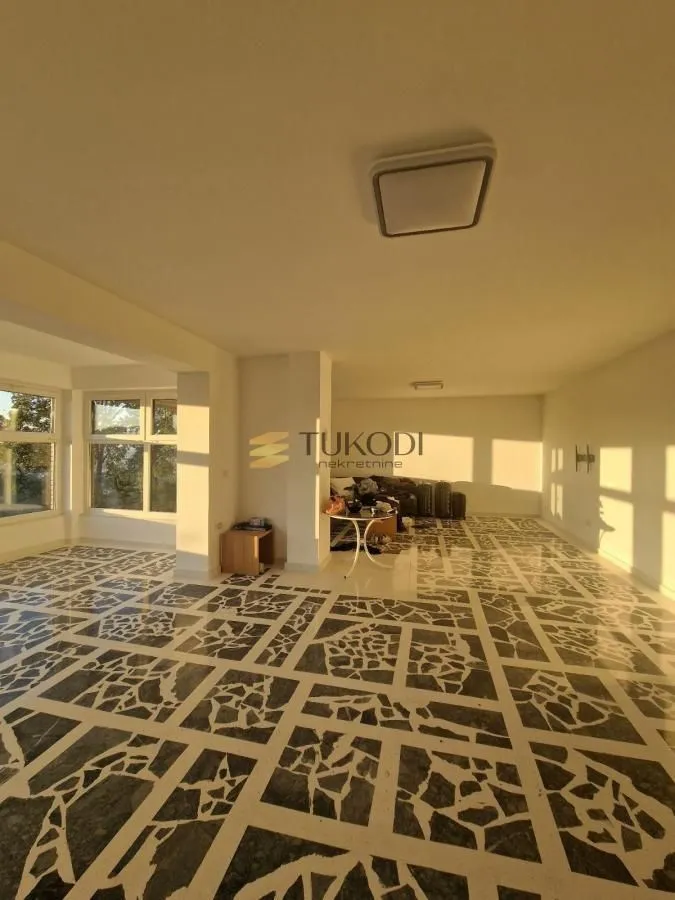 Prodaja, kuća, 550m², Sremska Kamenica, Petrovaradin