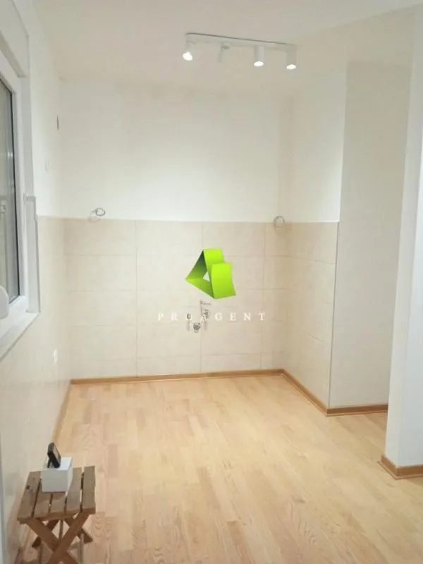 Prodaja, trosoban stan, 83m², Medijana, Niš