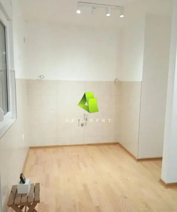 Sale, three bedroom apartment, 83m², Medijana, Niš