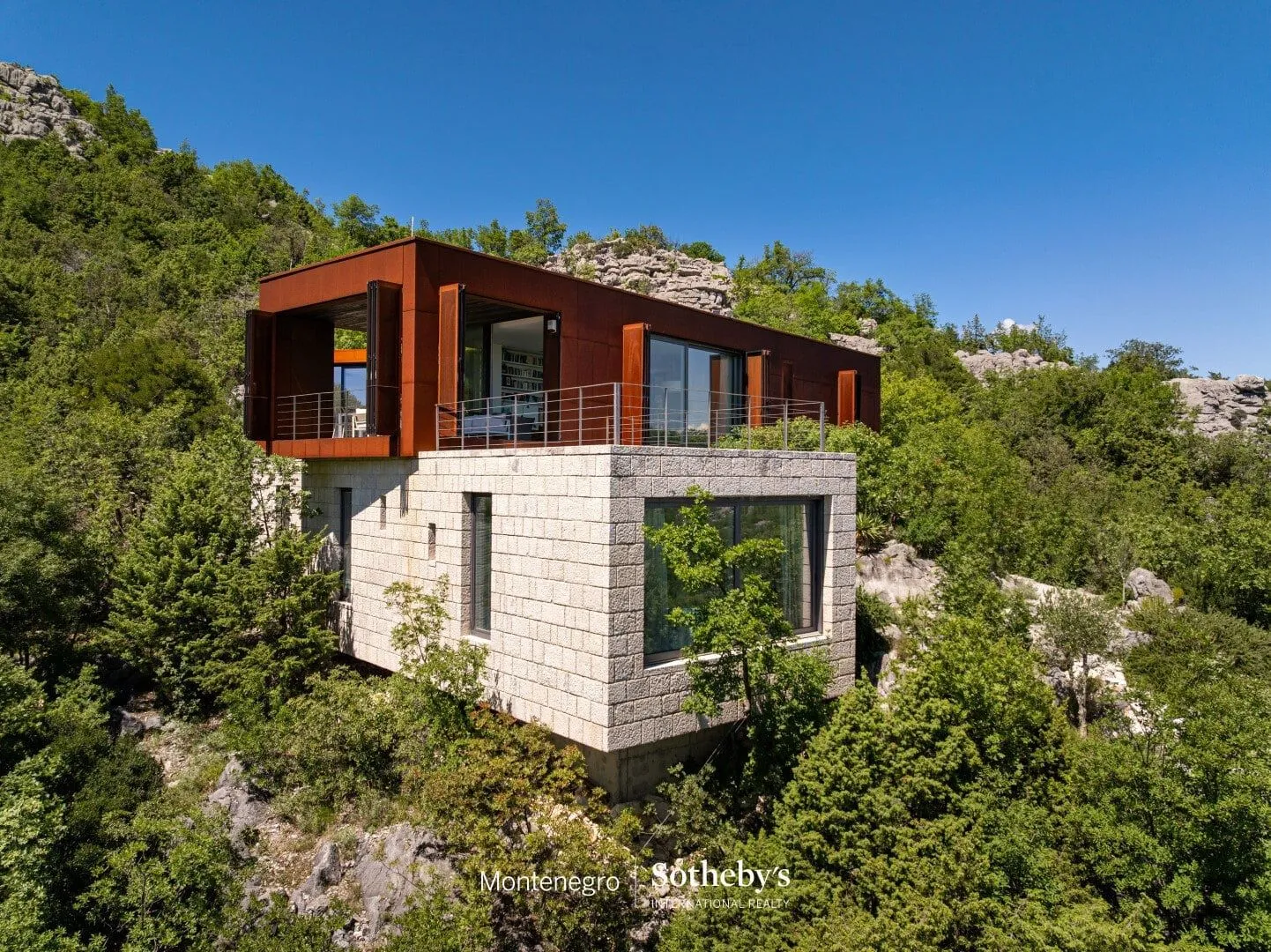 Prodaja, kuća, 250m², Đinovići, Cetinje