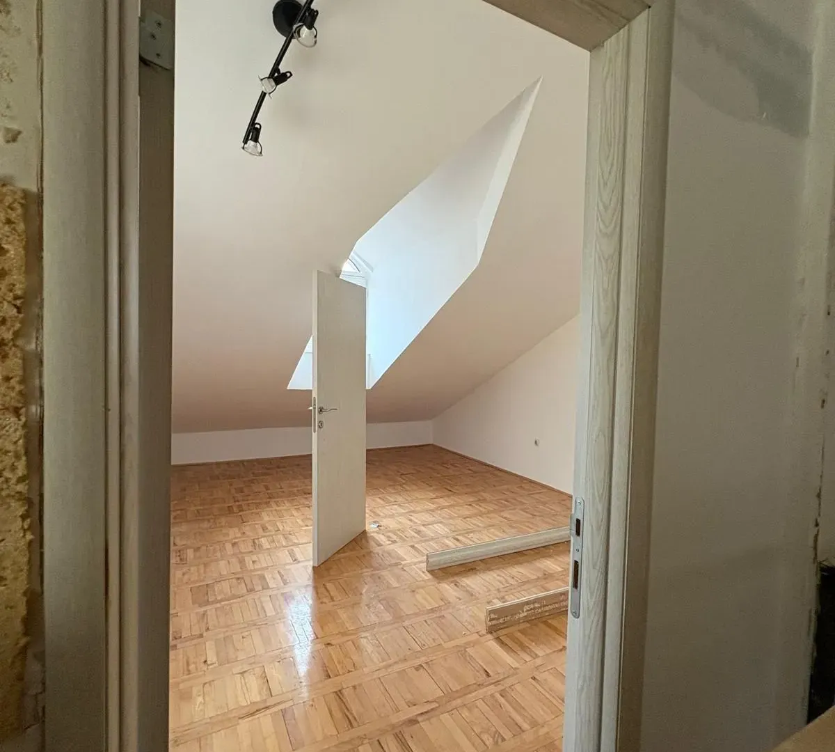 Rent, office space, 150m², Centar, Podgorica