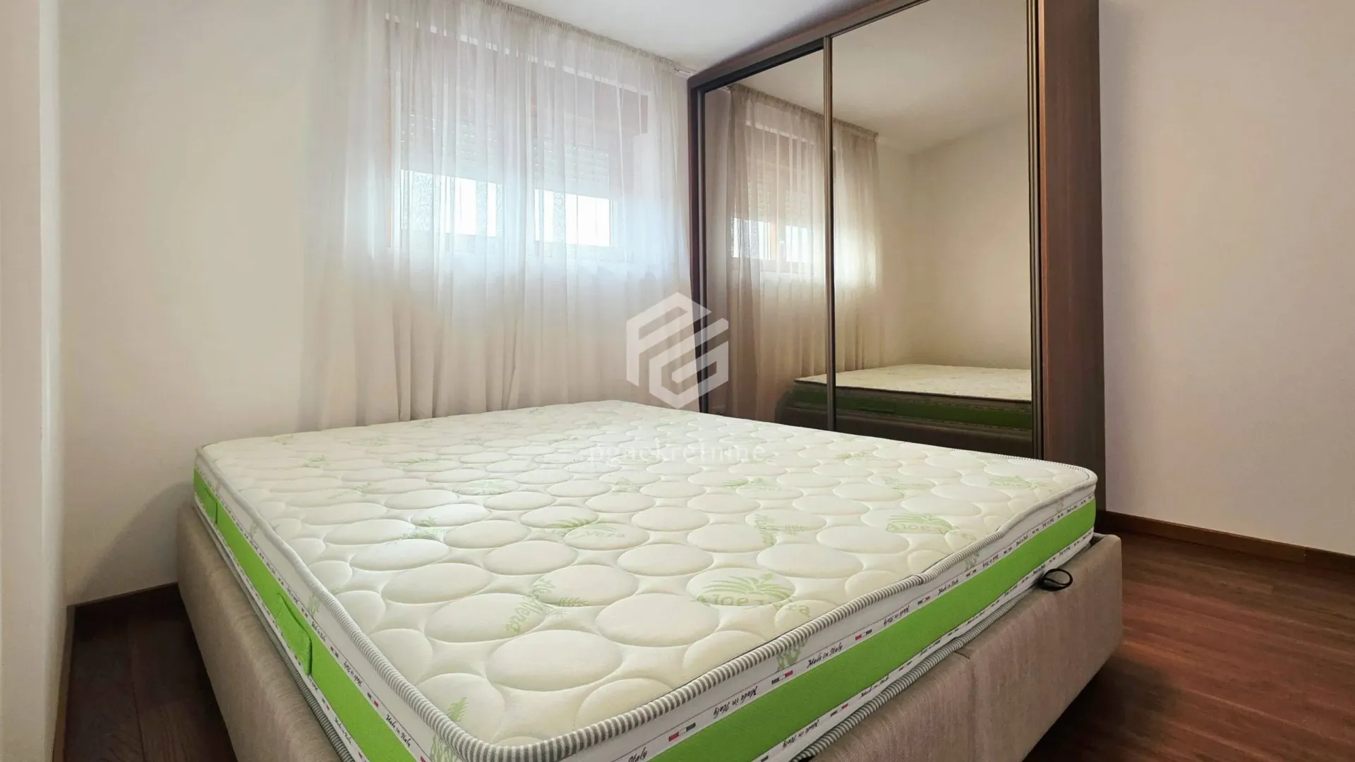 Izdavanje, dvosoban stan, 85m², Master Kvart, Podgorica