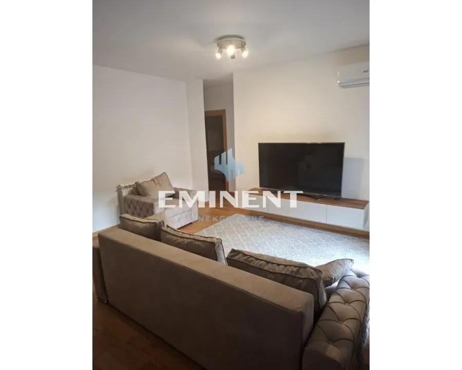 Izdavanje, četvorosoban stan, 80m², Trošarina, Voždovac Sve Podlokacije