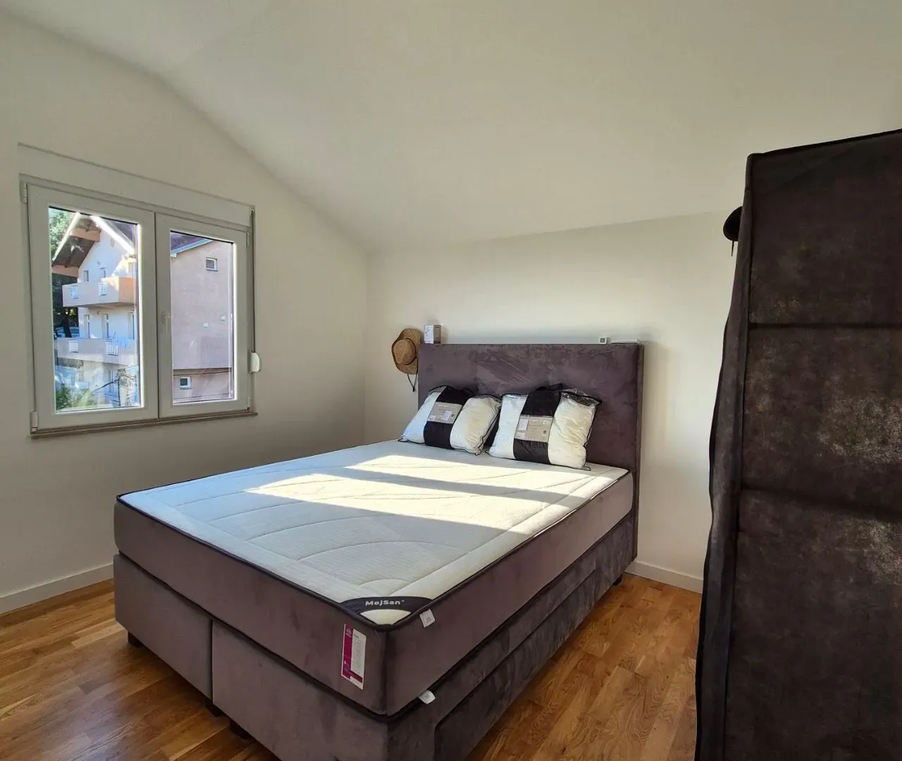 Prodaja, dvosoban stan, 75m², Mažina, Tivat