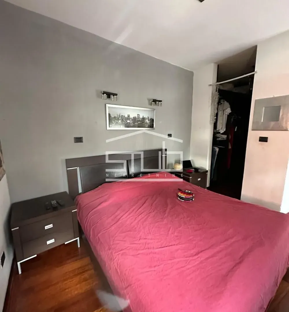 Sale, three bedroom apartment, 103m², Kalenić Pijaca, Vračar Sve Podlokacije