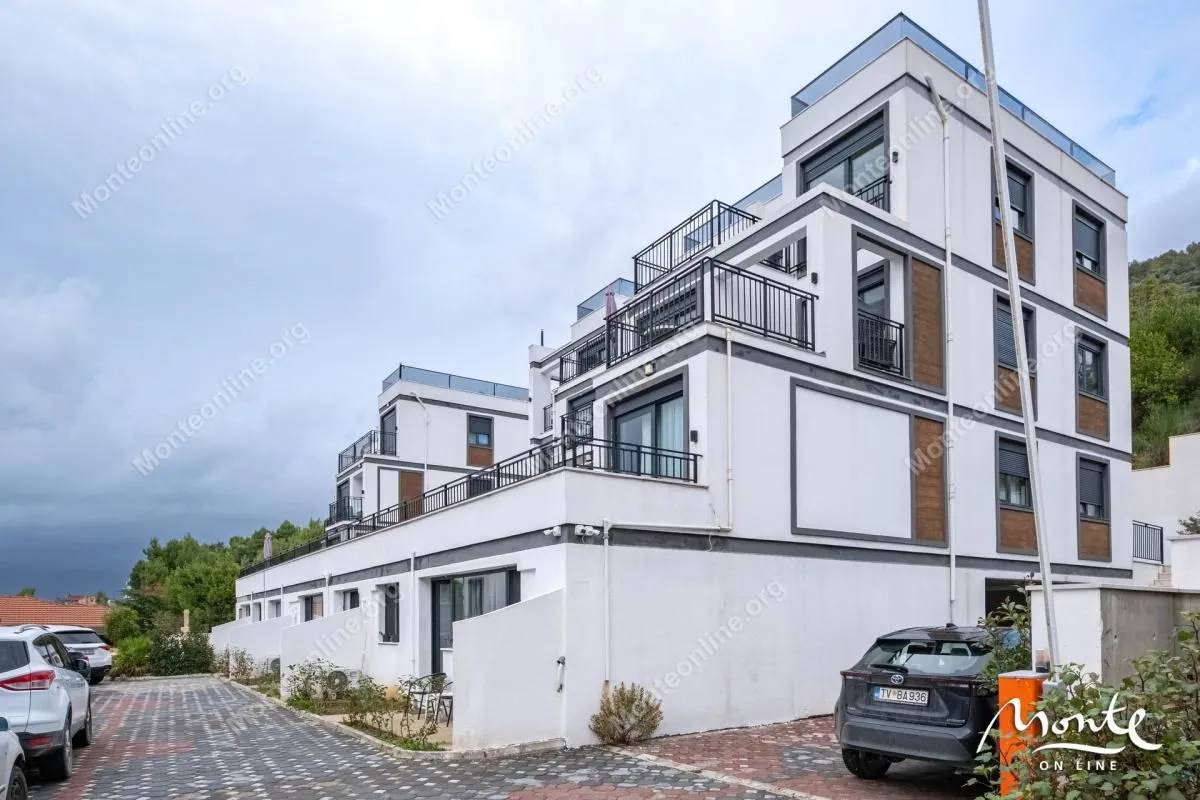 Prodaja, dvosoban stan, 47m², Tivat, Crna Gora