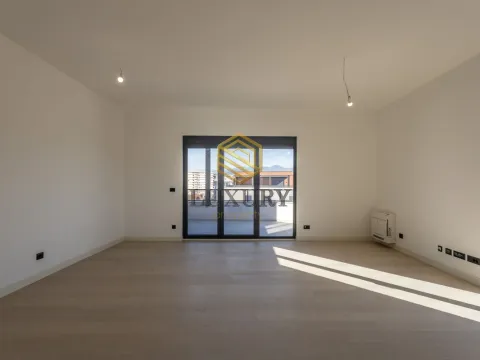 Prodaja, dvosoban stan, 125m², Preko Morače, Podgorica - image 2