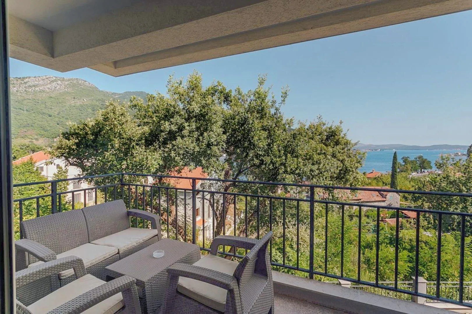 Prodaja, dvosoban stan, 96m², Kamenari, Herceg Novi