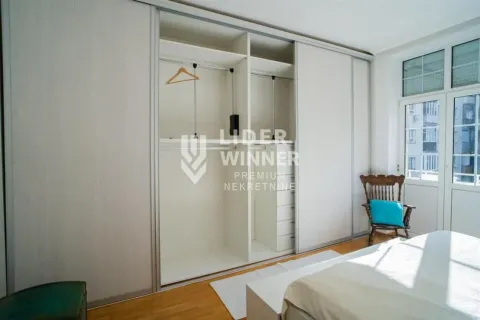 Izdavanje, četvorosoban stan, 130m², Stari Grad, Beograd - image 9