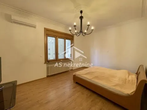 Izdavanje, četvorosoban stan, 160m², Stari Grad, Beograd - image 14