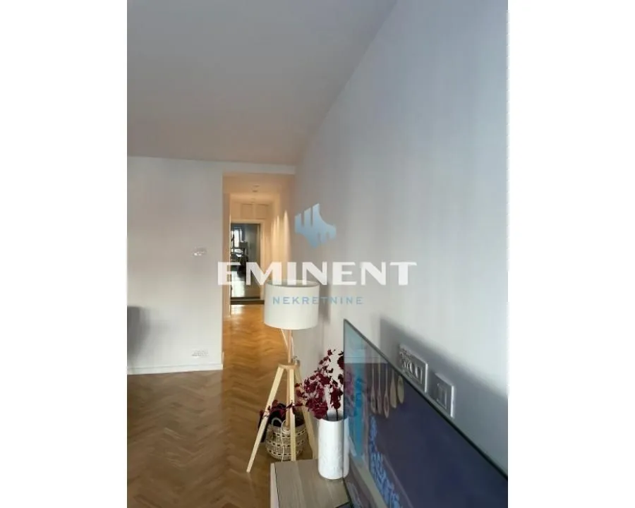 Izdavanje, dvosoban stan, 51m², Savski Venac, Beograd