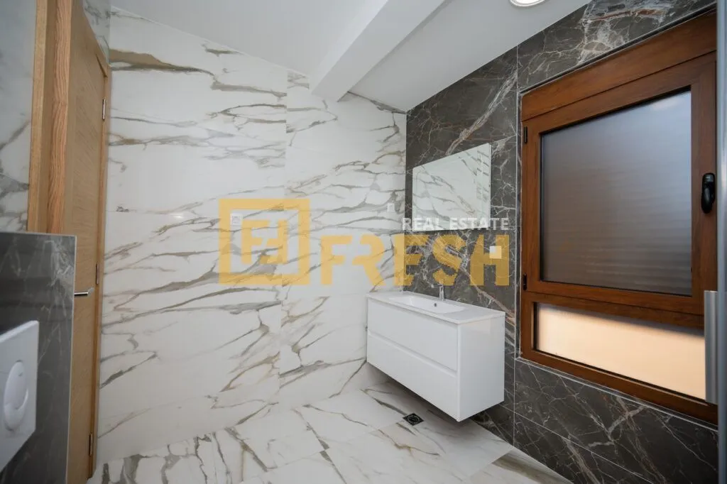 Prodaja, trosoban stan, 142m², Gorica C, Podgorica