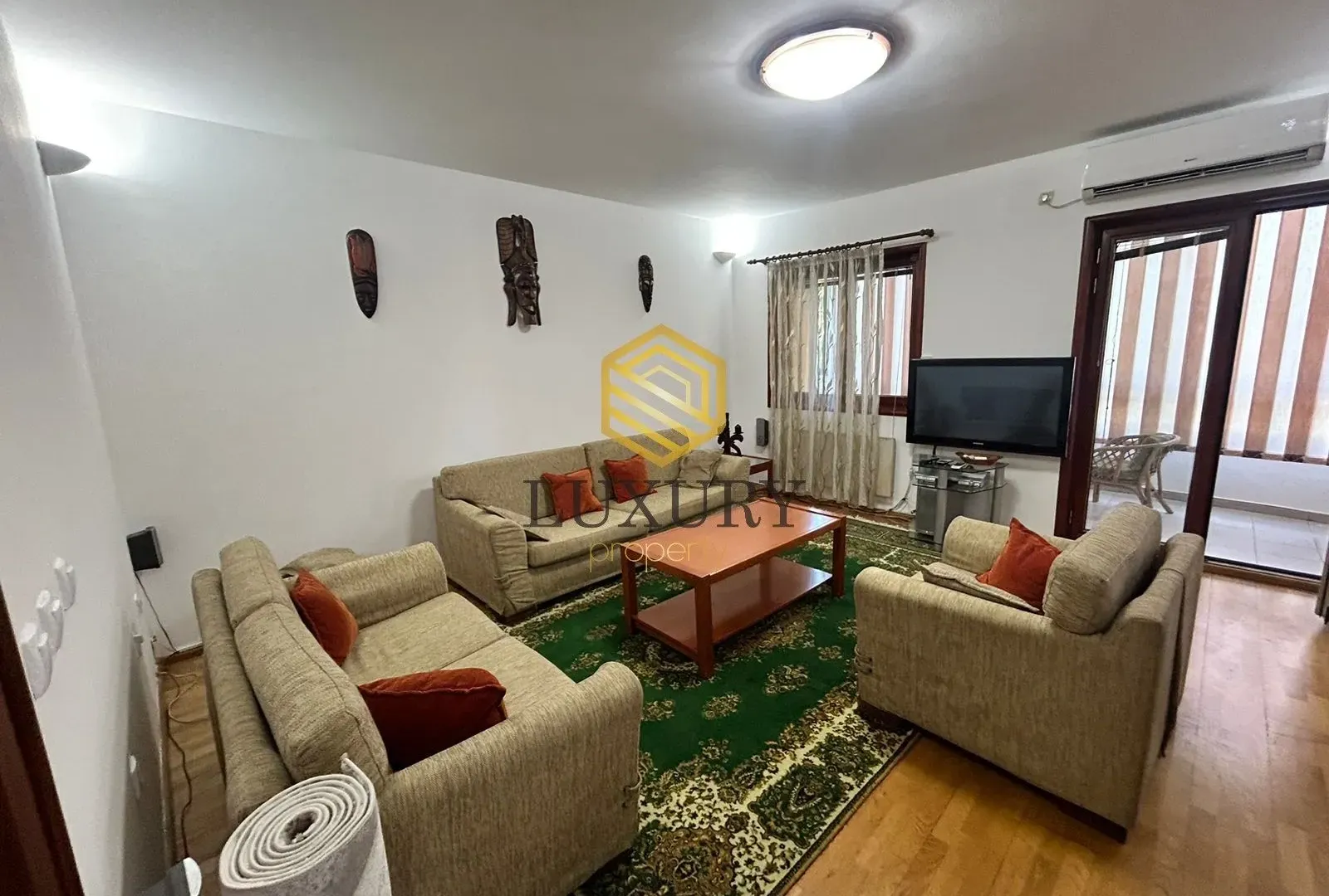 Izdavanje, trosoban stan, 120m², Pobrežje, Podgorica