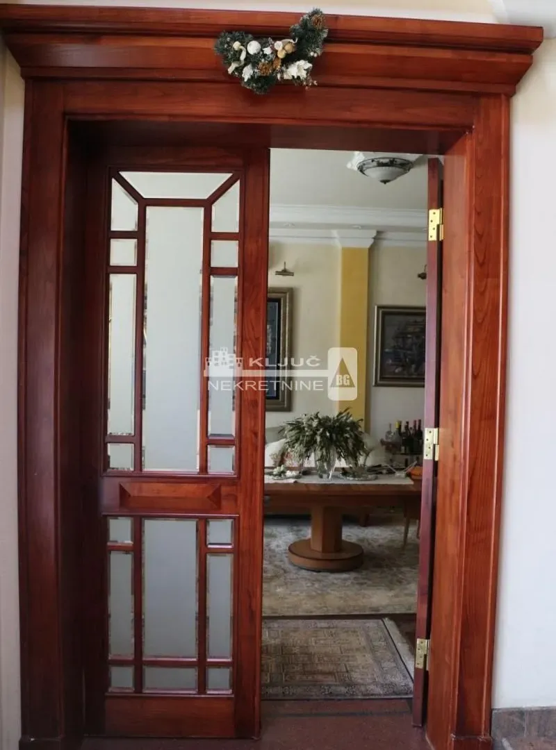 Sale, house, 600m², Savski Venac, Beograd