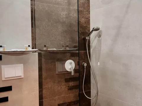 Rent, one bedroom apartment, 50m², Ulcinj, Crna Gora - image 10