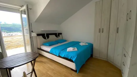 Rent, two bedroom apartment, 100m², Budva, Crna Gora - image 22