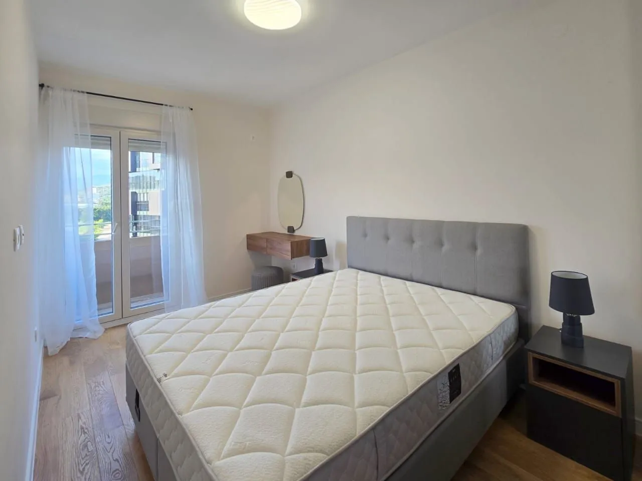 Izdavanje, jednosoban stan, 42m², Central Point, Podgorica