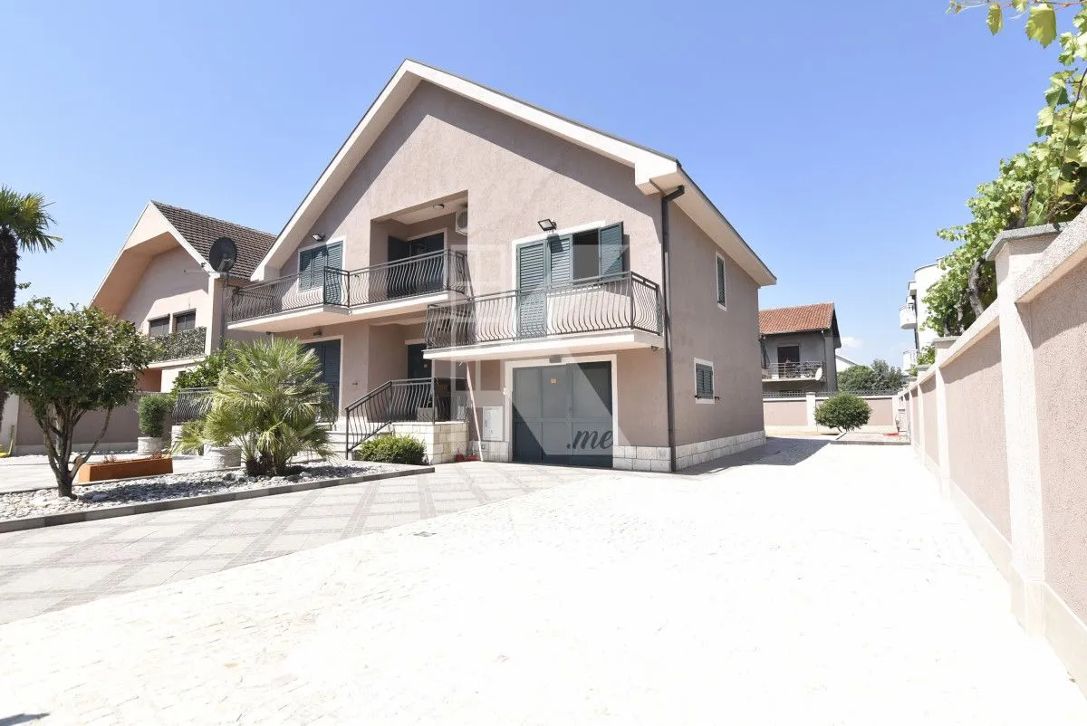 Rent, house, 200m², Stari Aerodrom, Podgorica