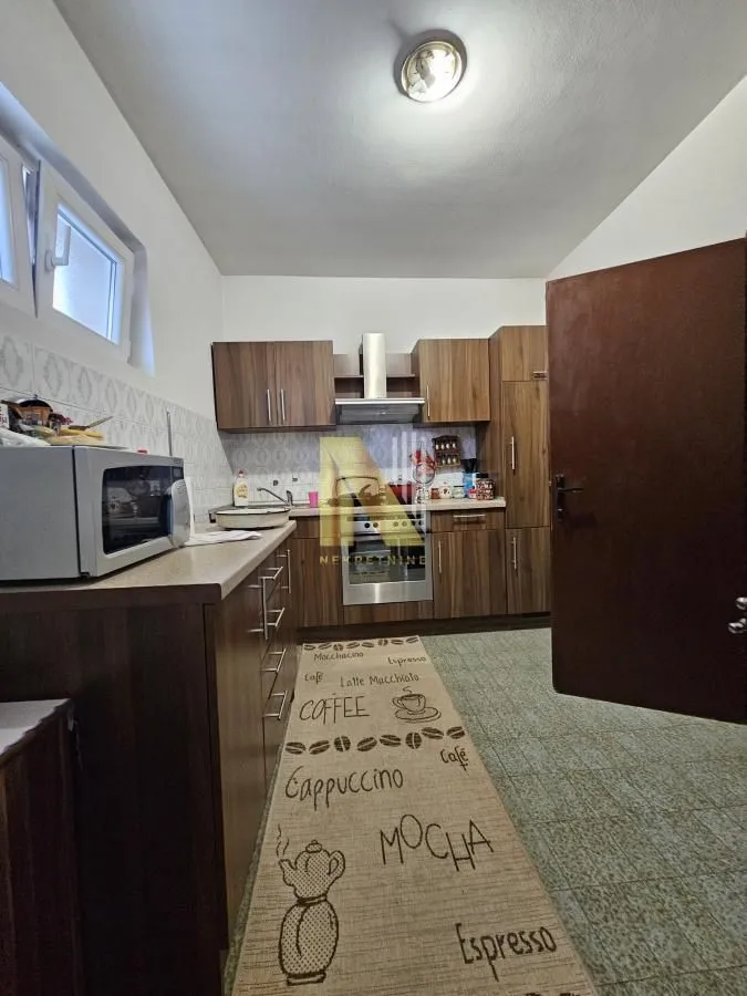 Prodaja, kuća, 200m², Futog, Novi Sad Sve Podlokacije