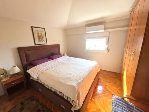 Izdavanje, trosoban stan, 88m², Centar, Tivat - image 5