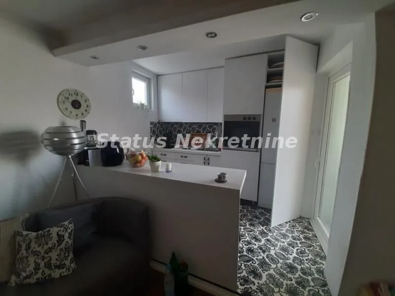 Prodaja, kuća, 157m², Salajka, Novi Sad Sve Podlokacije