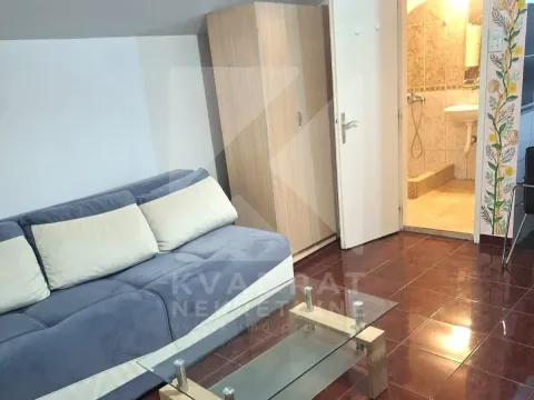 Rent, studio apartment, 25m², Tološka šuma, Podgorica - image 3