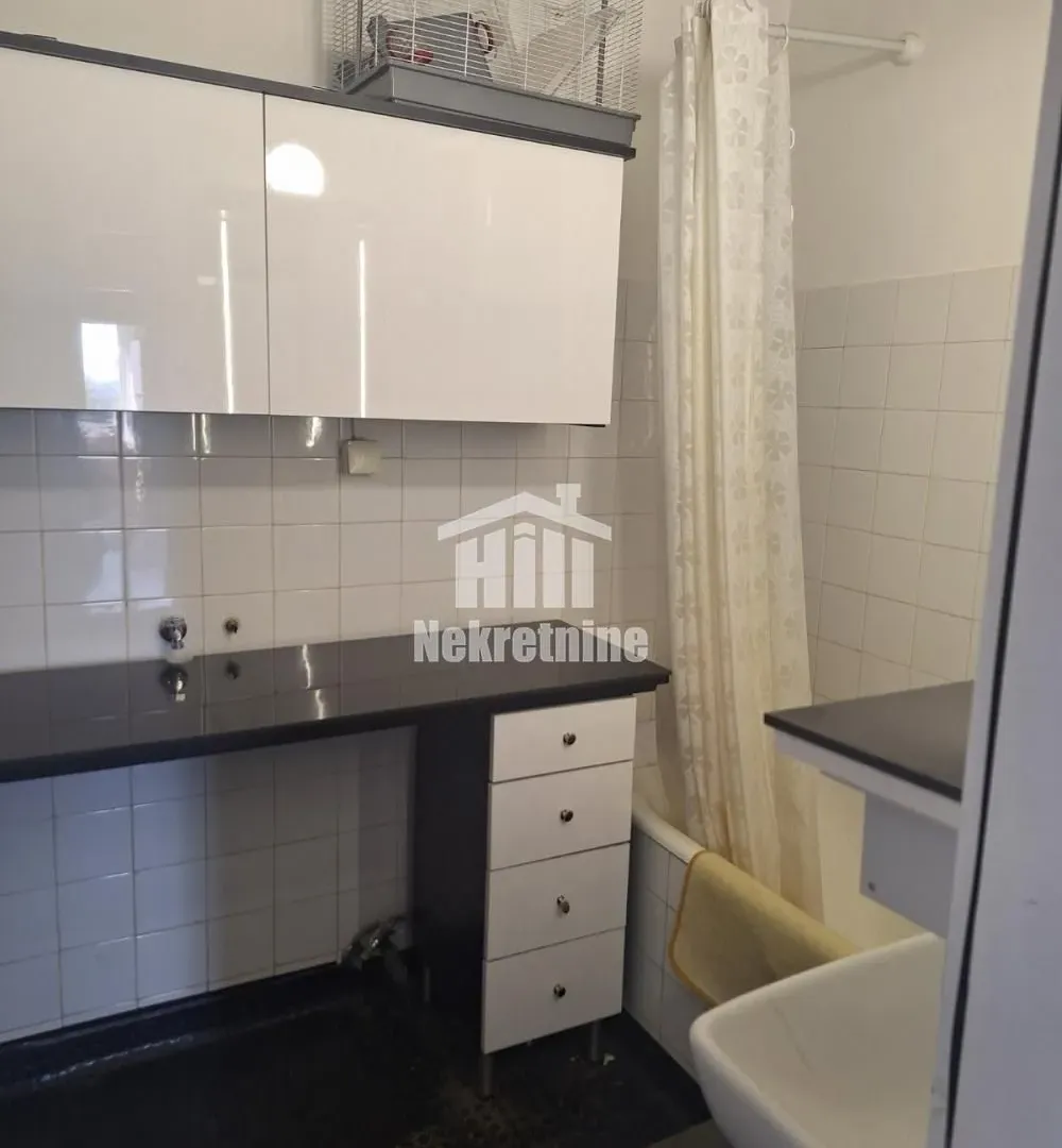 Prodaja, trosoban stan, 78m², Zemun Sve Podlokacije, Beograd