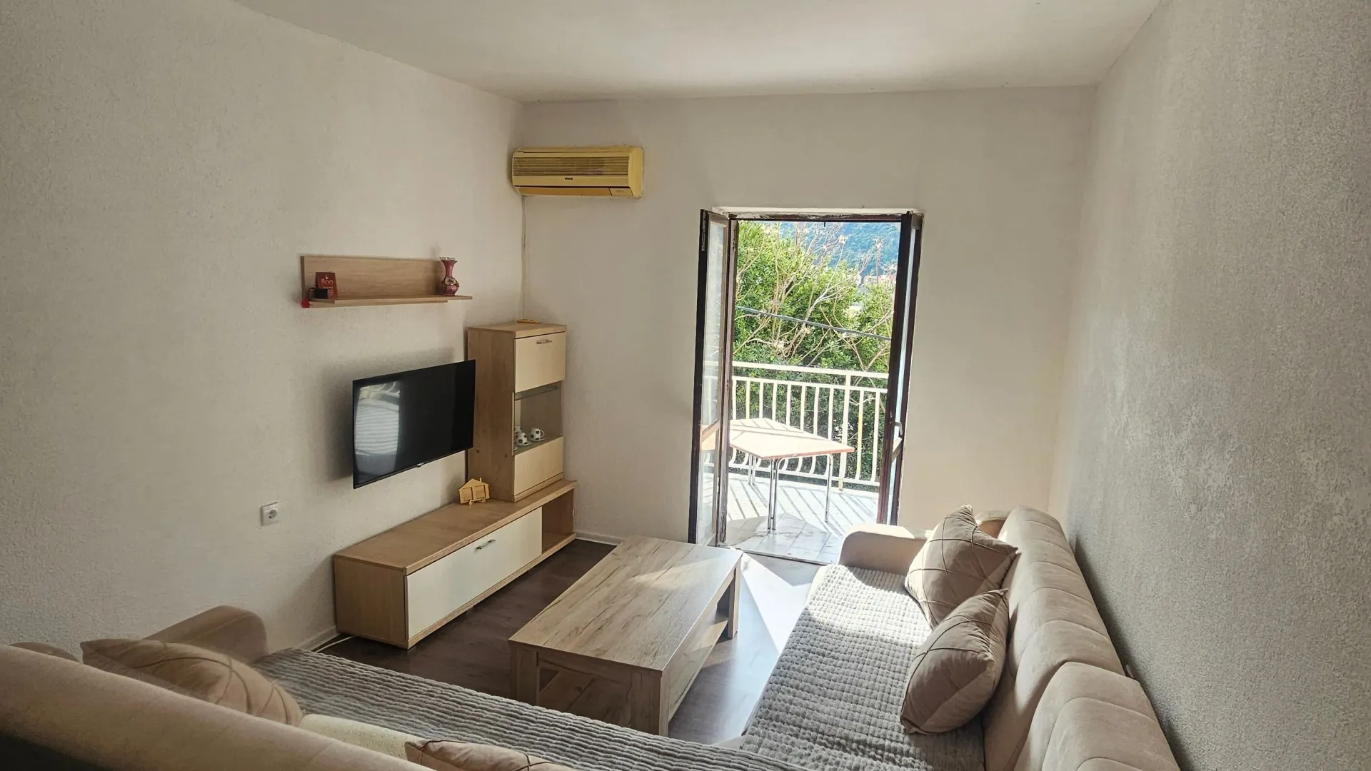 Rent, one bedroom apartment, 44m², Igalo, Herceg Novi