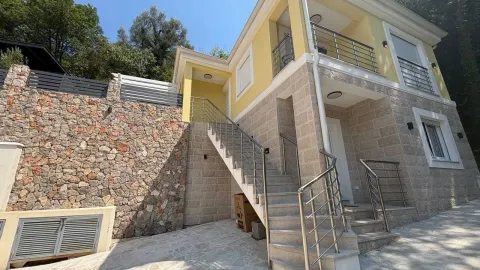 Rent, two bedroom apartment, 65m², Tripovići, Tivat - image 9