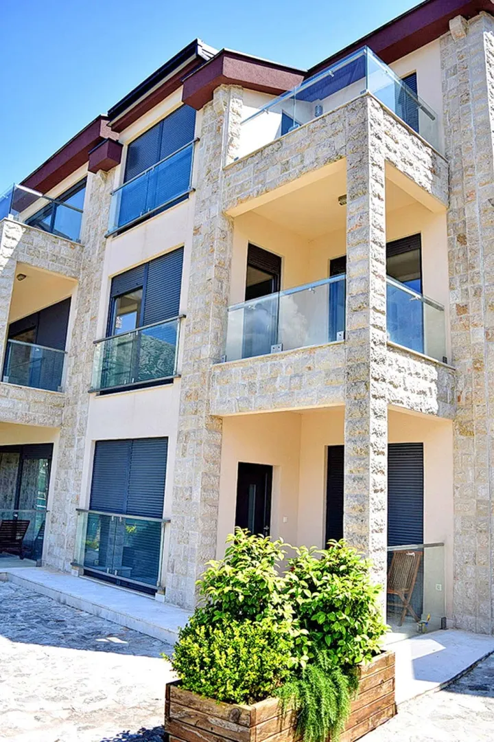 Prodaja, dvosoban stan, 47m², Morinj, Kotor