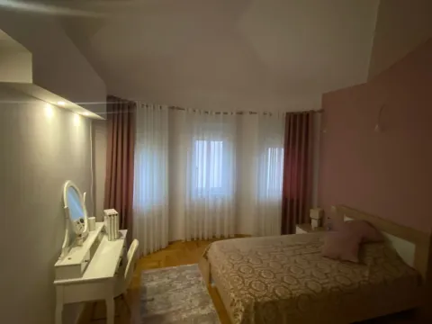 Rent, house, 250m², Karaburško Polje, Podgorica - image 9