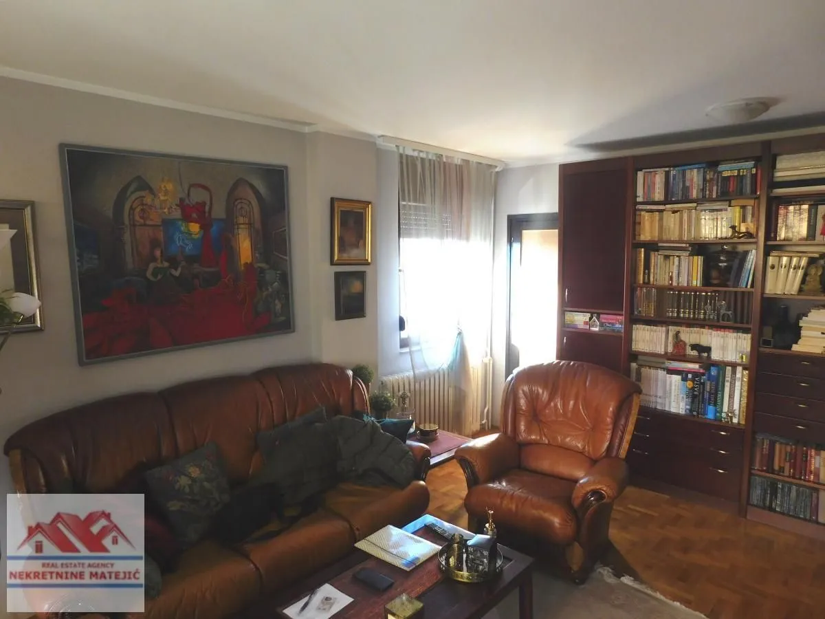 Prodaja, stan, 151m², Vašarište, Kragujevac