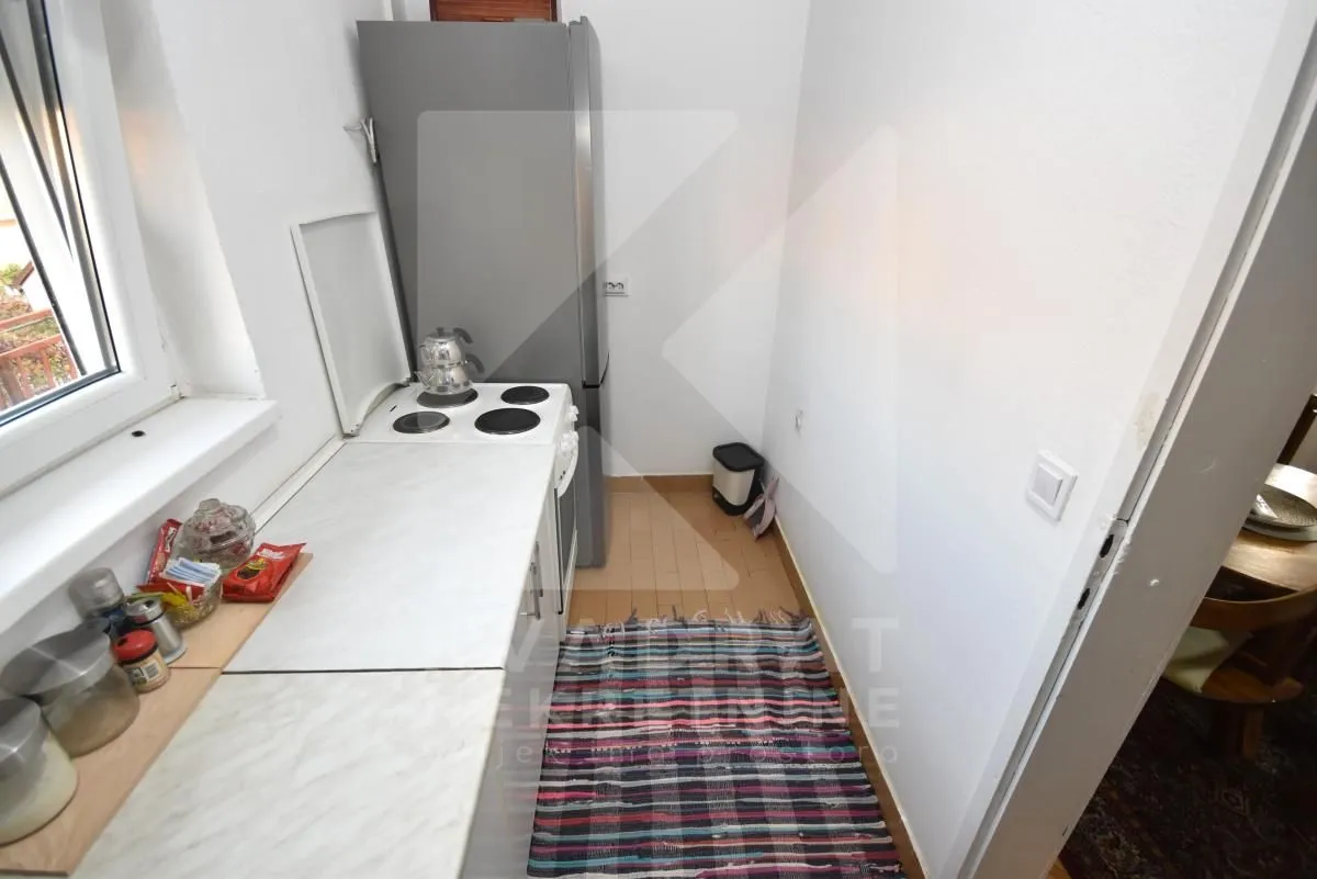 Izdavanje, trosoban stan, 100m², Stari Aerodrom, Podgorica