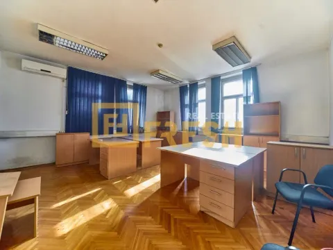 Rent, office space, 345m², Centar, Podgorica - image 1