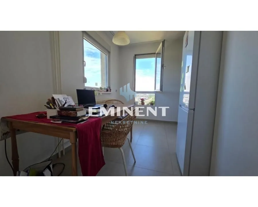 Izdavanje, trosoban stan, 72m², Novi Beograd Blok 28, Novi Beograd Sve Podlokacije