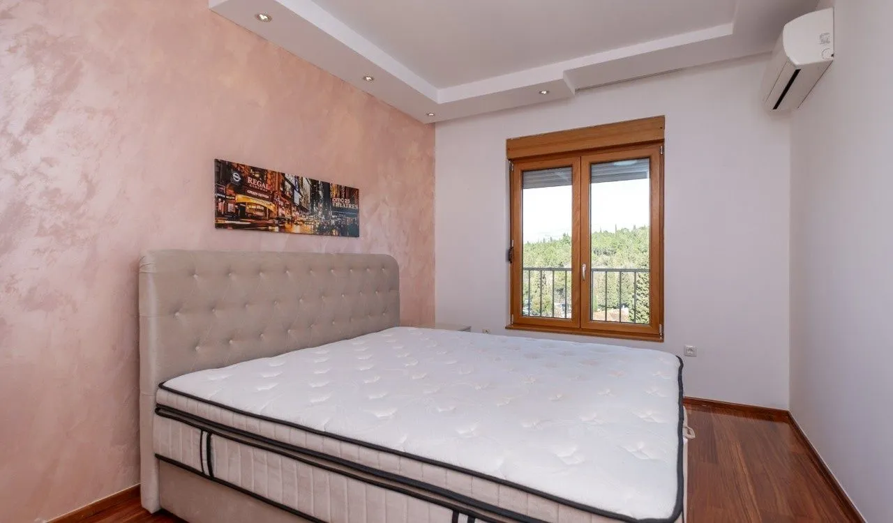 Rent, four bedroom apartment, 140m², Podgorica, Crna Gora