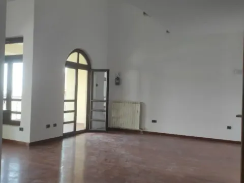 Izdavanje, kuća, 300m², Gorica C, Podgorica - image 2