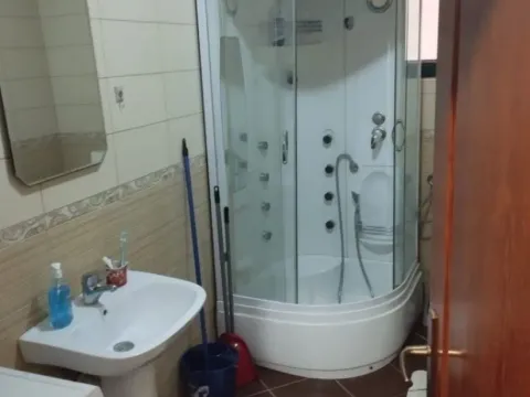 Izdavanje, garsonjera, 40m², Stari Aerodrom, Podgorica - image 4