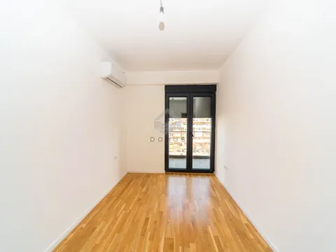 Izdavanje, dvosoban stan, 67m², Stari Aerodrom, Podgorica - image 3