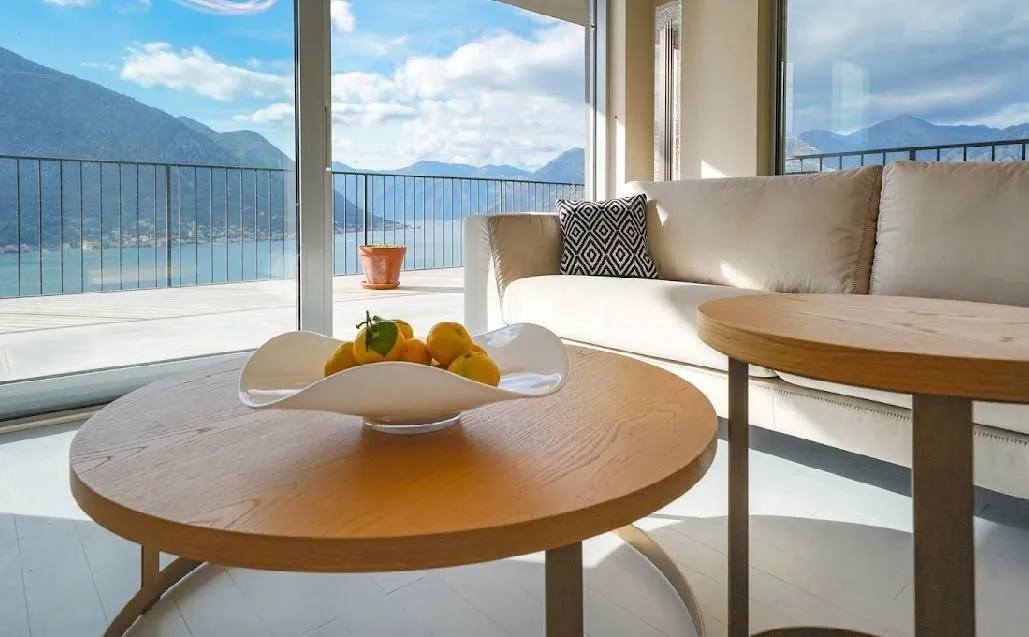Prodaja, trosoban stan, 158m², Dobrota, Kotor