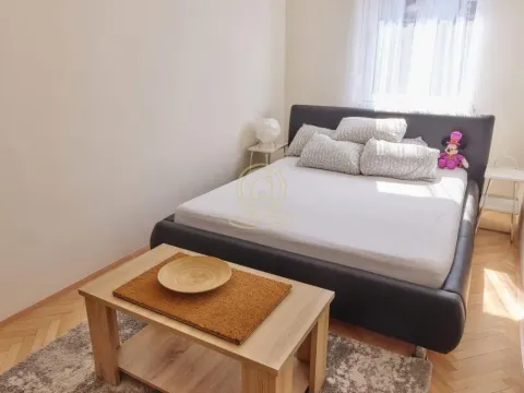 Rent, two bedroom apartment, 55m², Savski Venac, Beograd - image 7