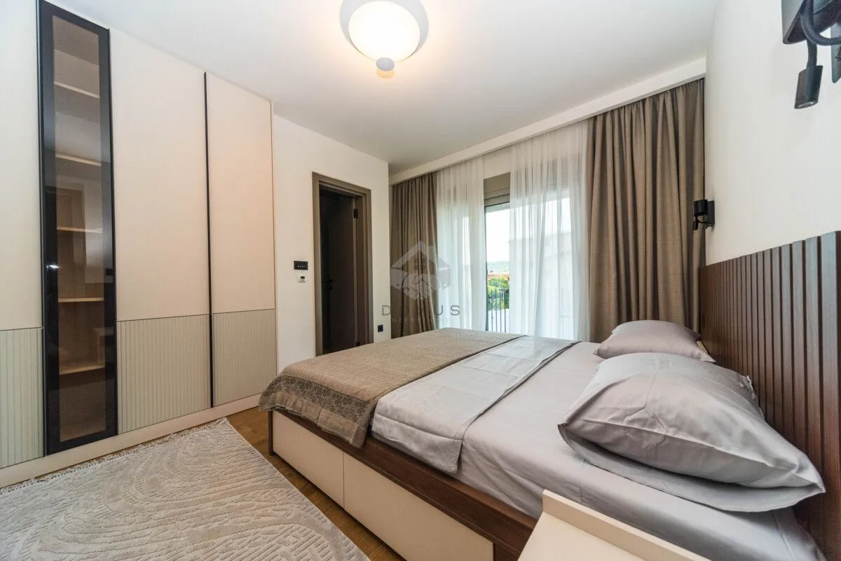 Izdavanje, kuća, 280m², Stari Aerodrom, Podgorica