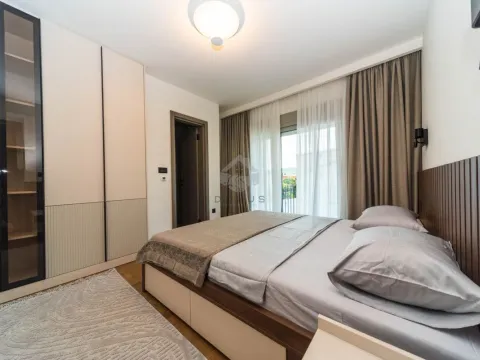 Izdavanje, kuća, 280m², Stari Aerodrom, Podgorica - image 15