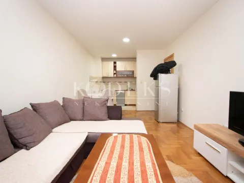 Prodaja, dvosoban stan, 69m², Stari Aerodrom, Podgorica - image 2