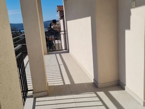 Izdavanje, dvosoban stan, 90m², Tivat, Crna Gora - image 13