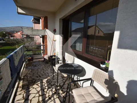 Prodaja, kuća, 190m², Dalmatinska ulica, Podgorica - image 17