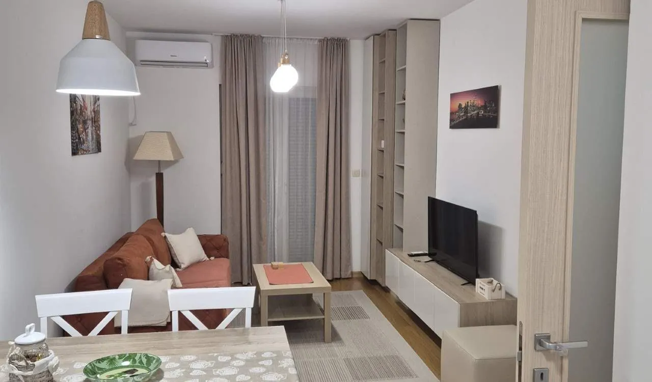 Izdavanje, jednosoban stan, 43m², City Kvart, Podgorica
