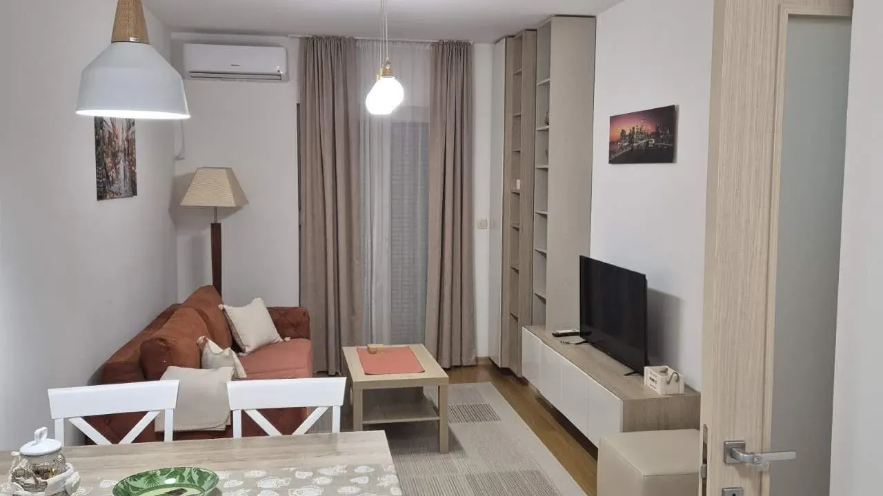 Izdavanje, jednosoban stan, 43m², City Kvart, Podgorica