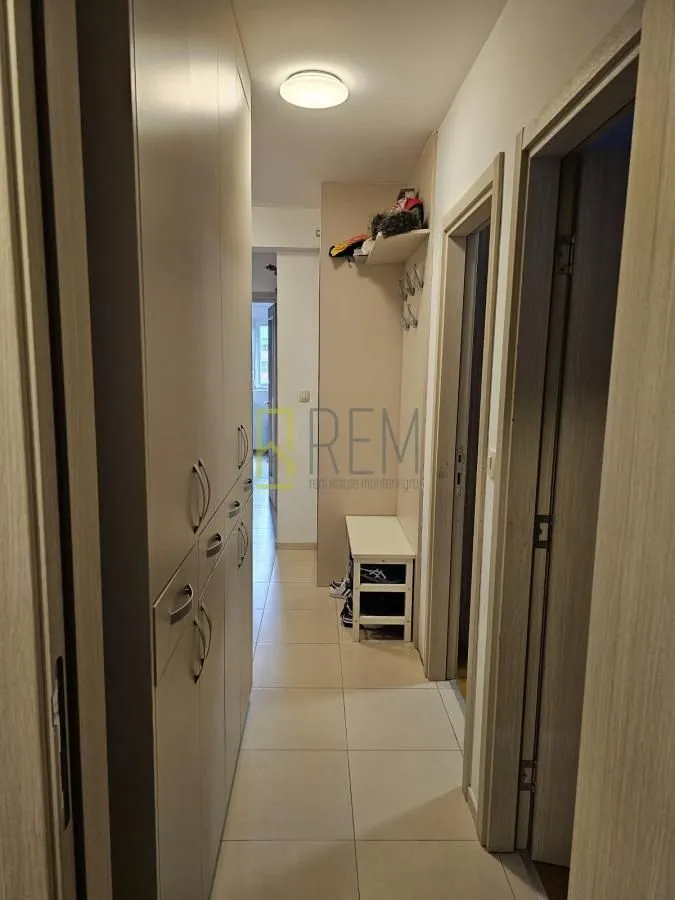Prodaja, trosoban stan, 78m², Stari Aerodrom, Podgorica