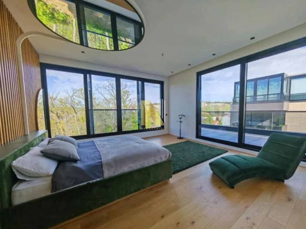 Prodaja, četvorosoban stan, 184m², Savski Venac, Beograd